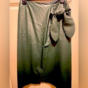 NWOT Ann Taylor faux leather her toe waist green skirt